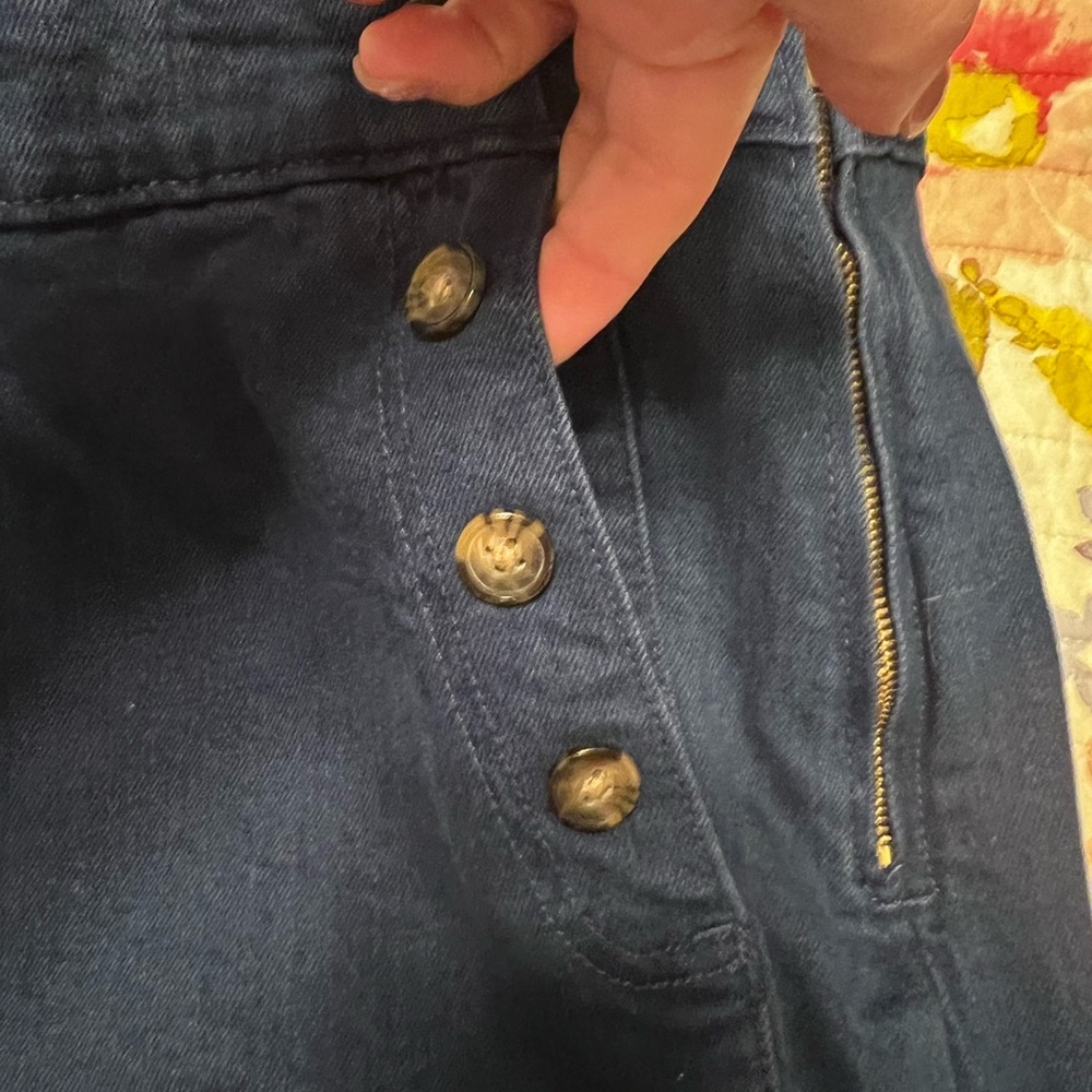 Old Navy Women's SKY-HI wide LEG jeans - Picture 5 of 7